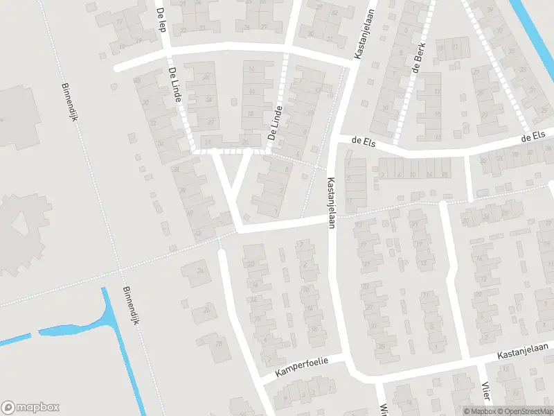 Ambulance met grote spoed naar de De Linde in Hellevoetsluis