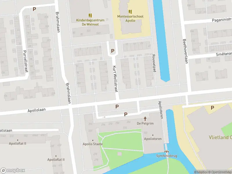 Ambulance met gepaste spoed naar de Kurt Weillstraat in Leiden