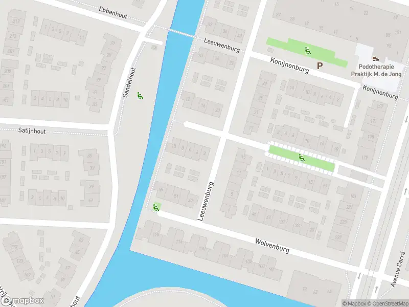 Ambulance met grote spoed naar de Leeuwenburg in Barendrecht