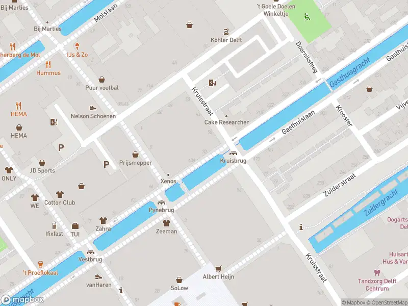 Ambulance met gepaste spoed naar de Kruisstraat in Delft