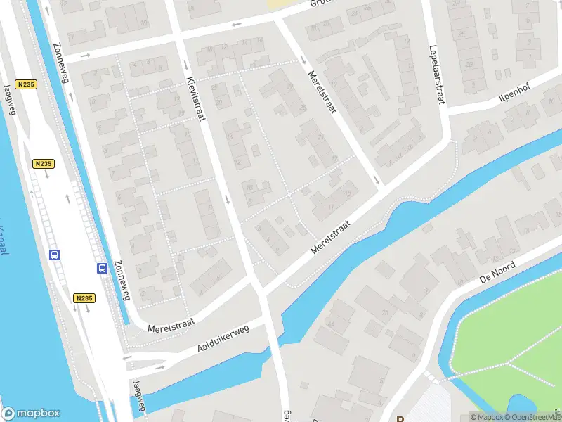 Ambulance met grote spoed naar de Merelstraat in Ilpendam