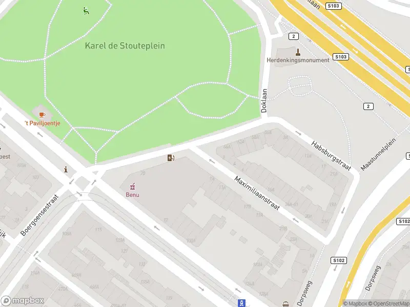 Ambulance met grote spoed naar de Boergoensestraat in Rotterdam