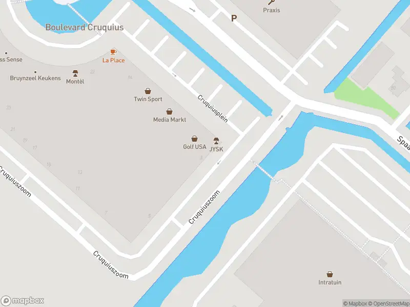 Ambulance en brandweer met grote spoed naar de Cruquiuszoom in Cruquius