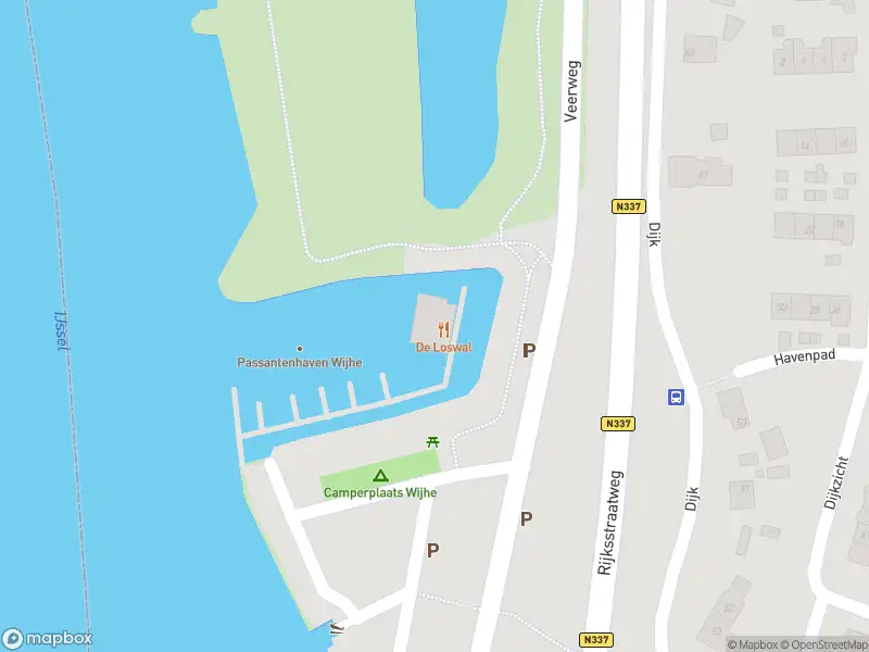 Politie naar de Veerweg in Wijhe vanwege voertuigen te water