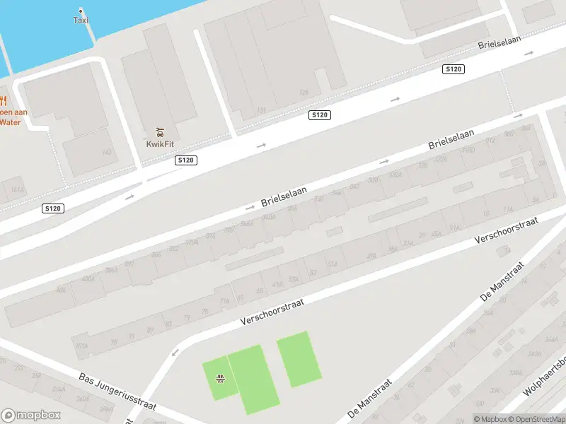 Ambulance met gepaste spoed naar de Brielselaan in Rotterdam