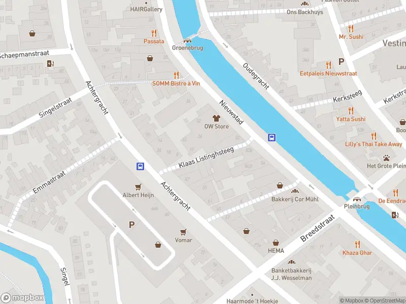 Brandweer met grote spoed naar de Klaas Listinghsteeg in Weesp vanwege waarnemen gaslucht