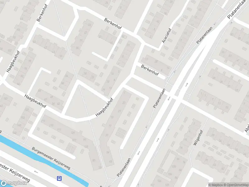 Ambulance met gepaste spoed naar de Haagbeukhof in Papendrecht