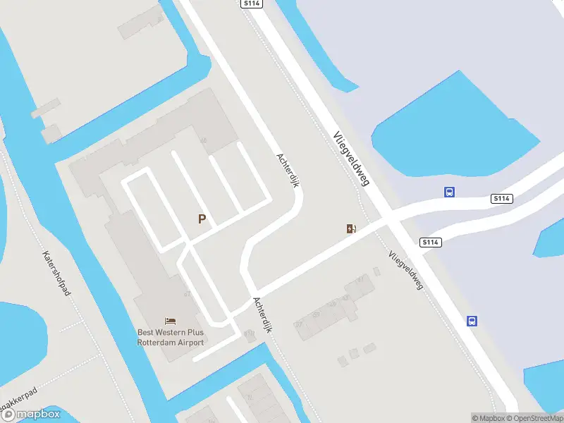 Ambulance met gepaste spoed naar de Vliegveldweg in Rotterdam