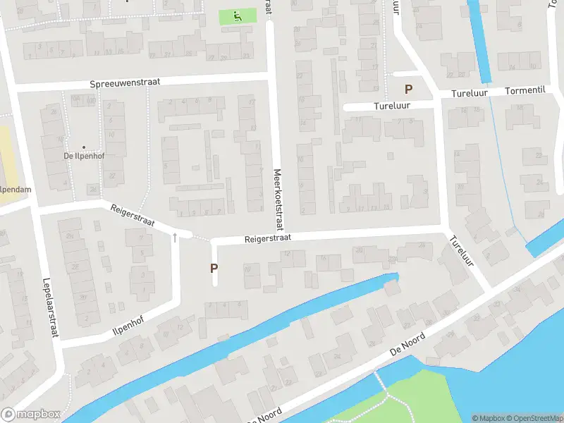 Ambulance met grote spoed naar de Meerkoetstraat in Ilpendam