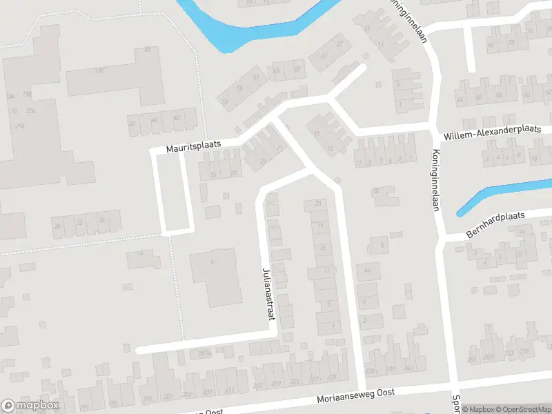 Ambulance met gepaste spoed naar de Mauritsplaats in Hellevoetsluis