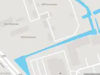 Ambulance met grote spoed naar de Verlengde Stellingweg in Oostzaan