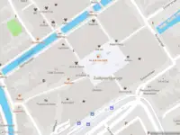 Ambulance met gepaste spoed naar de Bastiaansplein in Delft