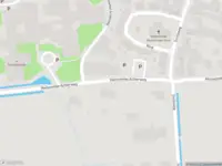 Ambulance met gepaste spoed naar de Hellevoetse Achterweg in Hellevoetsluis