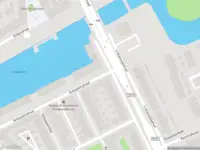 Ambulance met grote spoed naar de Arènpalmstraat in Amsterdam