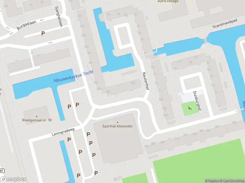 Ambulance met grote spoed naar de Sjanghailaan in Rotterdam