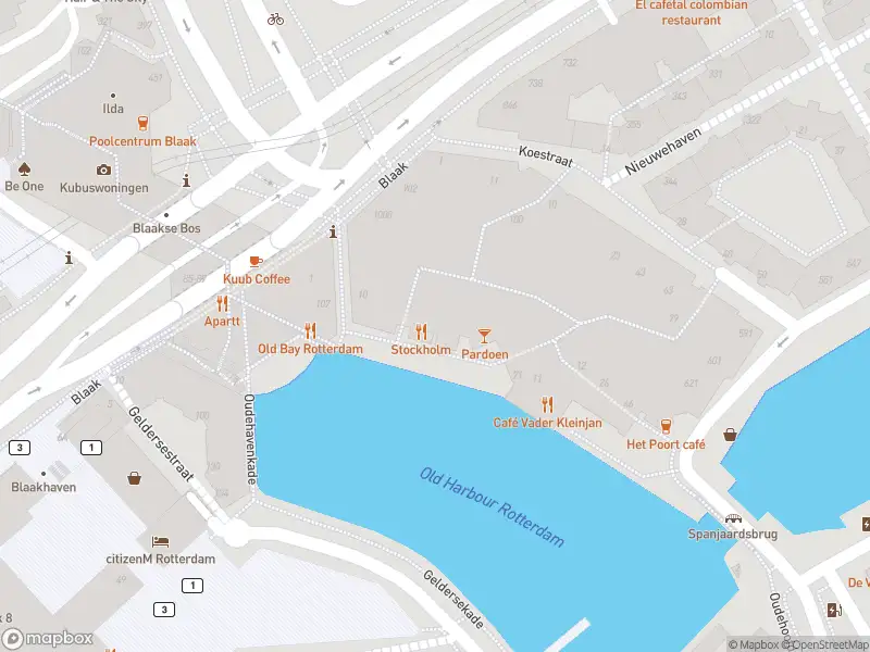 Ambulance met grote spoed naar de Spaansekade in Rotterdam