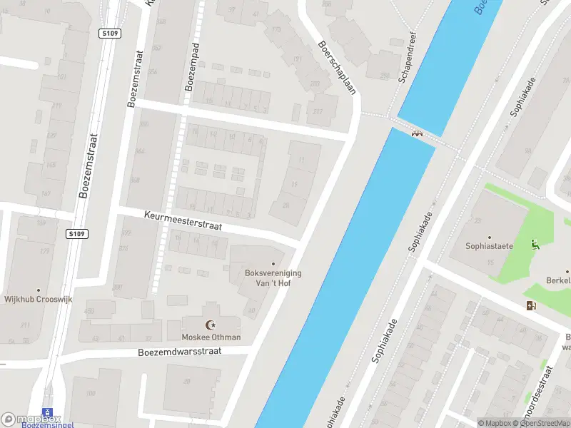 Ambulance met grote spoed naar de Slachthuiskade in Rotterdam