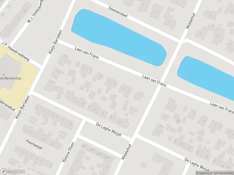 Ambulance met gepaste spoed naar de Laan van Frans in Heiloo