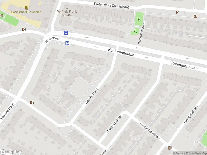 Ambulance met grote spoed naar de Acaciastraat in Leiden