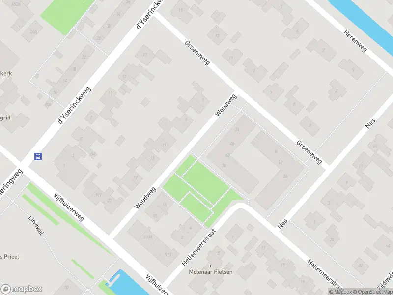 Ambulance met grote spoed naar de Woudweg in Vijfhuizen