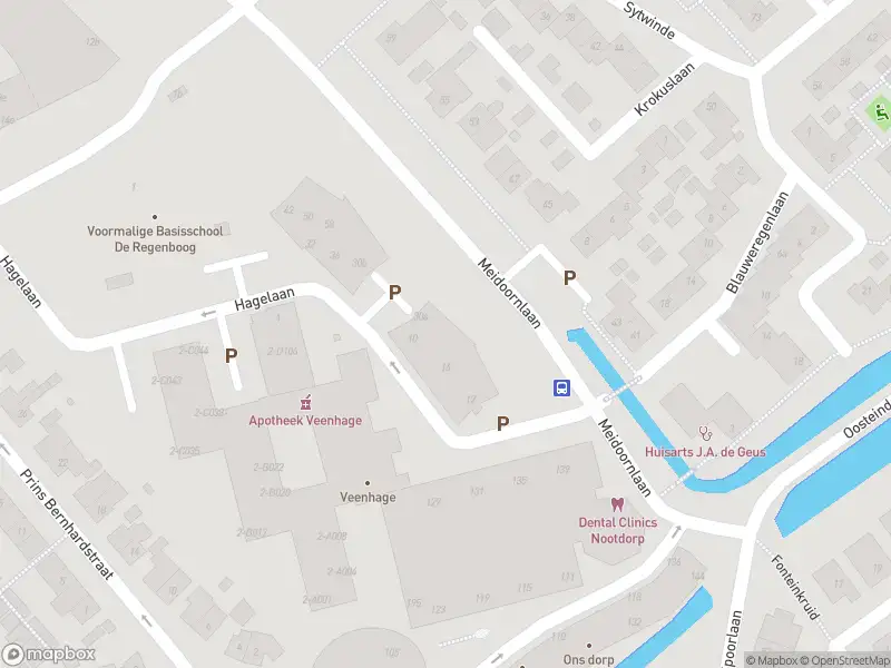 Ambulance met grote spoed naar de Meidoornlaan in Nootdorp