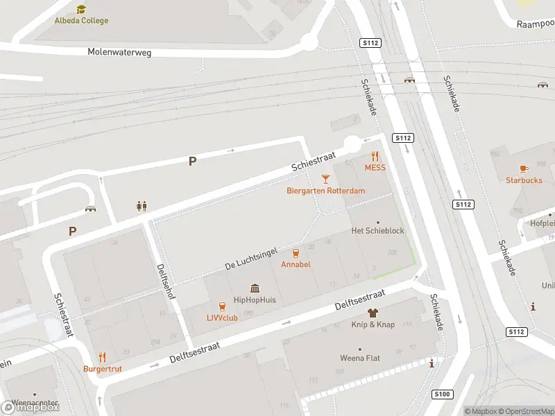 Ambulance met gepaste spoed naar de Schiestraat in Rotterdam