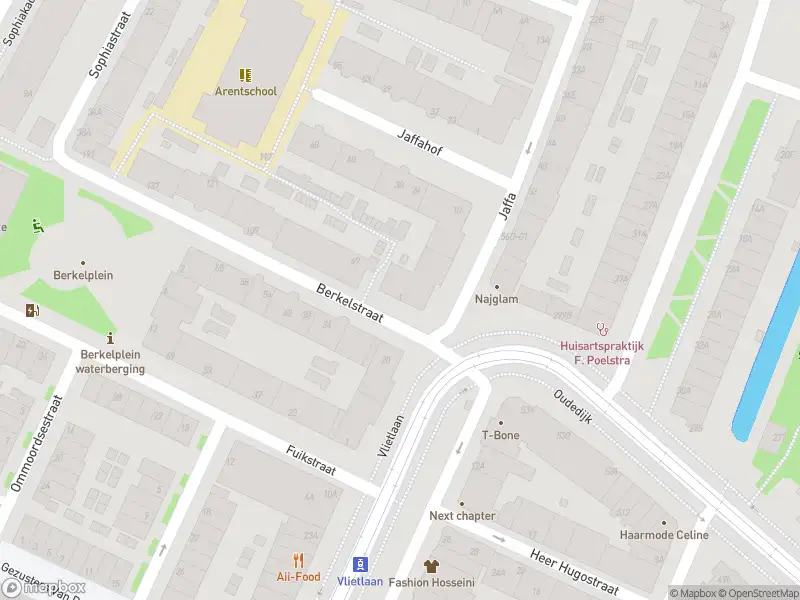 Ambulance met grote spoed naar de Berkelstraat in Rotterdam