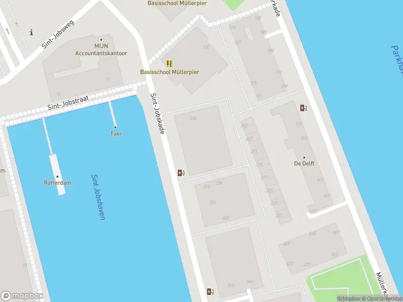 Ambulance met grote spoed naar de Sint-Jobskade in Rotterdam