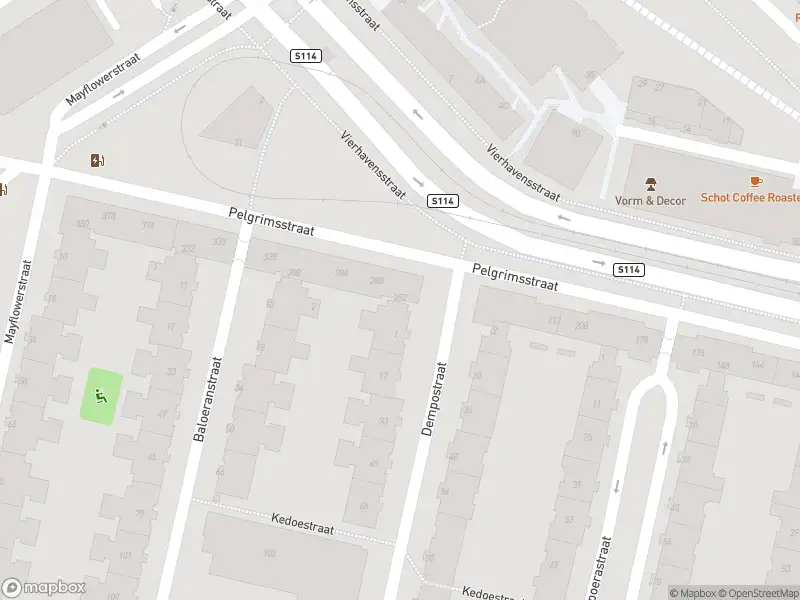 Ambulance met grote spoed naar de Pelgrimsstraat in Rotterdam