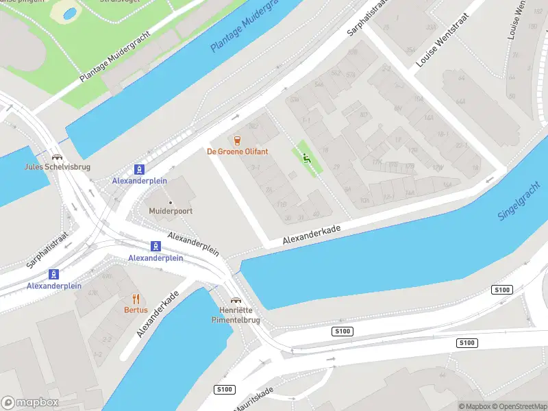 Ambulance met gepaste spoed naar de Kazernestraat in Amsterdam