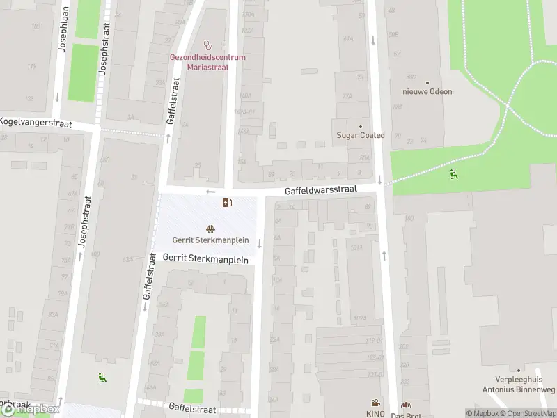 Ambulance met grote spoed naar de Bloemkwekersstraat in Rotterdam