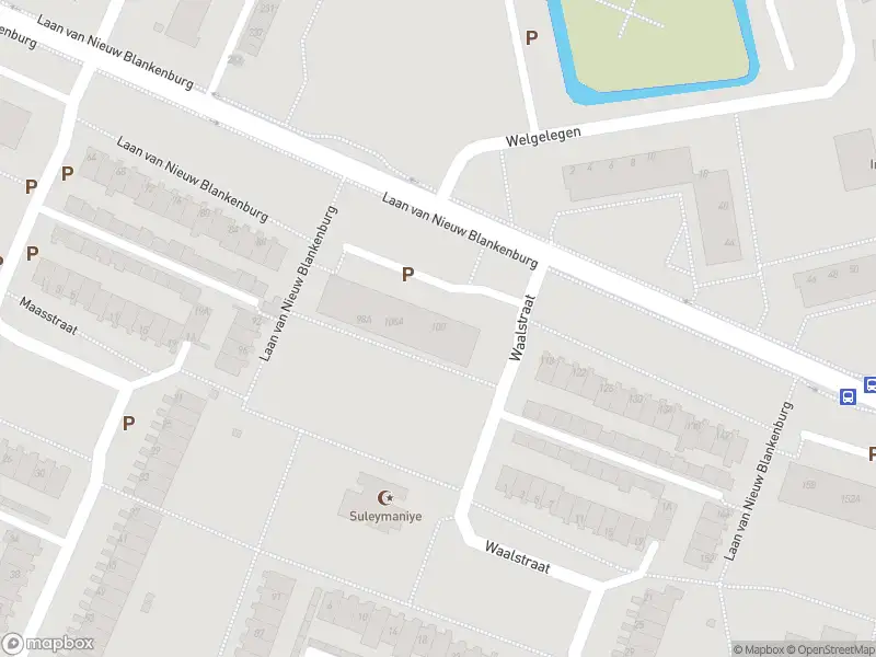 Ambulance met gepaste spoed naar de Laan van Nieuw Blankenburg in Rozenburg