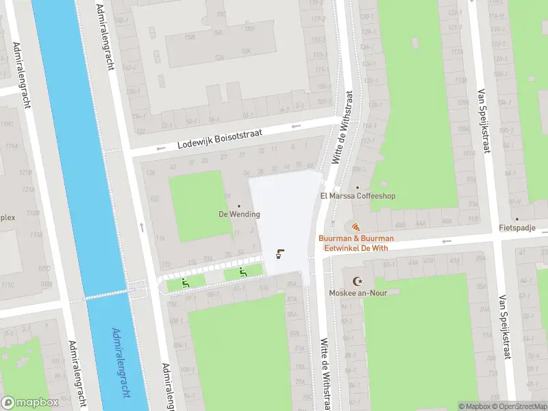 Ambulance met grote spoed naar de Witte de Withplein in Amsterdam