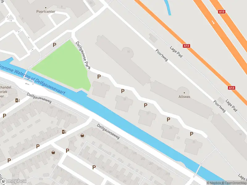 Ambulance met grote spoed naar de Poortweg in Delft