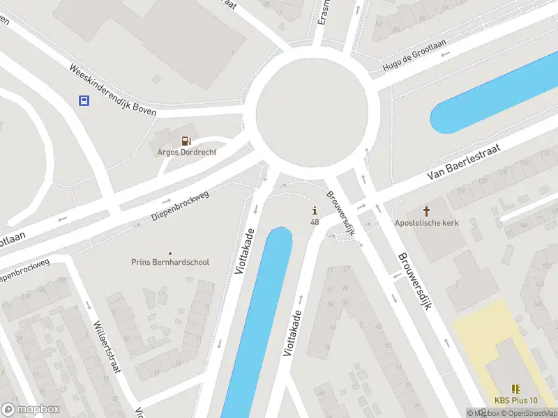 Ambulance met gepaste spoed naar de Hugo de Grootplein in Dordrecht