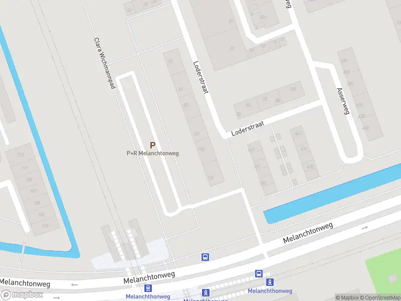 Ambulance met grote spoed naar de Loderstraat in Rotterdam