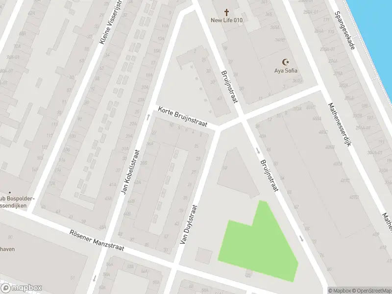 Ambulance met grote spoed naar de Van Duylstraat in Rotterdam