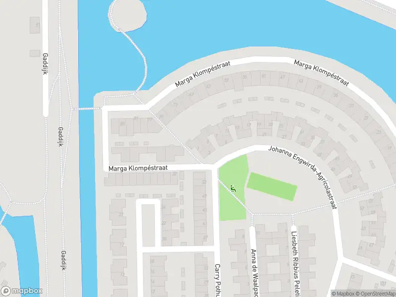 Ambulance met grote spoed naar de Johanna Engwirda-Agricolastraat in Spijkenisse