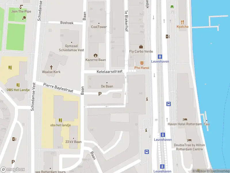 Ambulance met gepaste spoed naar de Baan in Rotterdam