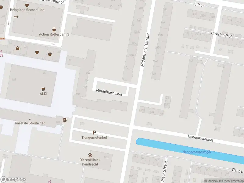 Ambulance met gepaste spoed naar de Middelharnishof in Rotterdam