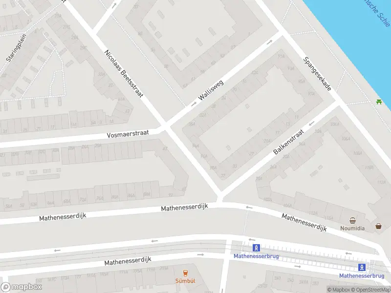 Ambulance met gepaste spoed naar de Nicolaas Beetsstraat in Rotterdam