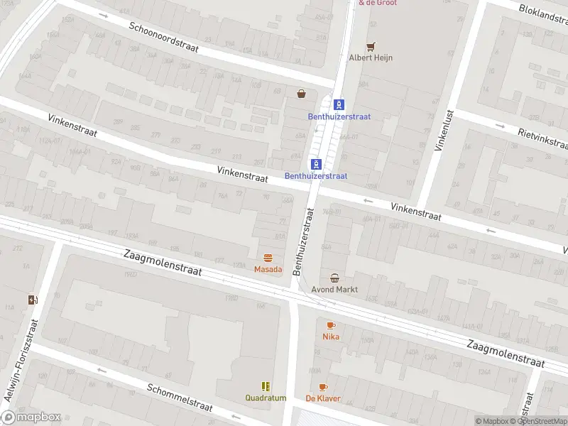 Ambulance met grote spoed naar de Benthuizerstraat in Rotterdam