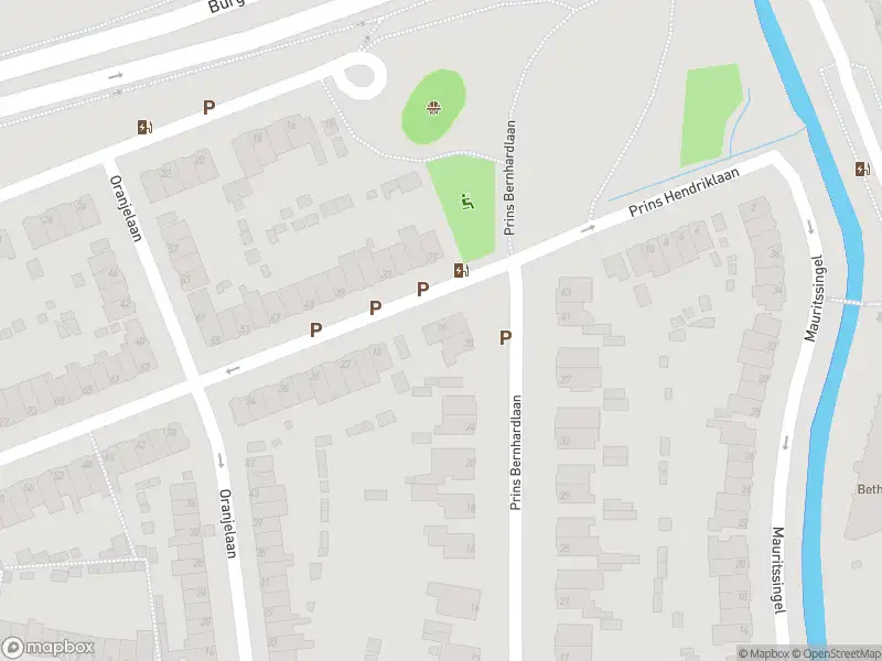 Ambulance met grote spoed naar de Prins Hendriklaan in Vlaardingen