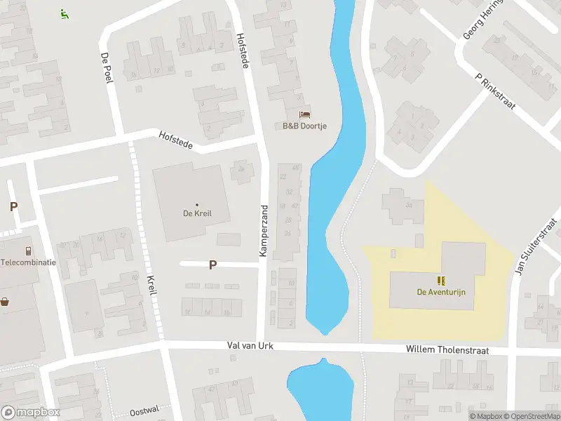 Ambulance met grote spoed naar de Enkhuizerzand in Volendam