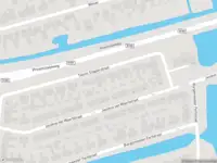 Ambulance met gepaste spoed naar de Burgemeester Ferfstraat in Westzaan