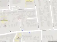 Brandweer met grote spoed naar de Markt in Makkum vanwege afgaan automatisch brandalarm