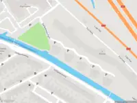 Ambulance met grote spoed naar de Poortweg in Delft