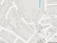 Ambulance met grote spoed naar de Prinses Marijkeweg in Meerkerk