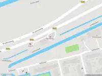 Ambulance met grote spoed naar de Kruithuisweg in Delft