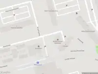 Ambulance met grote spoed naar de Binnenhof in Rotterdam